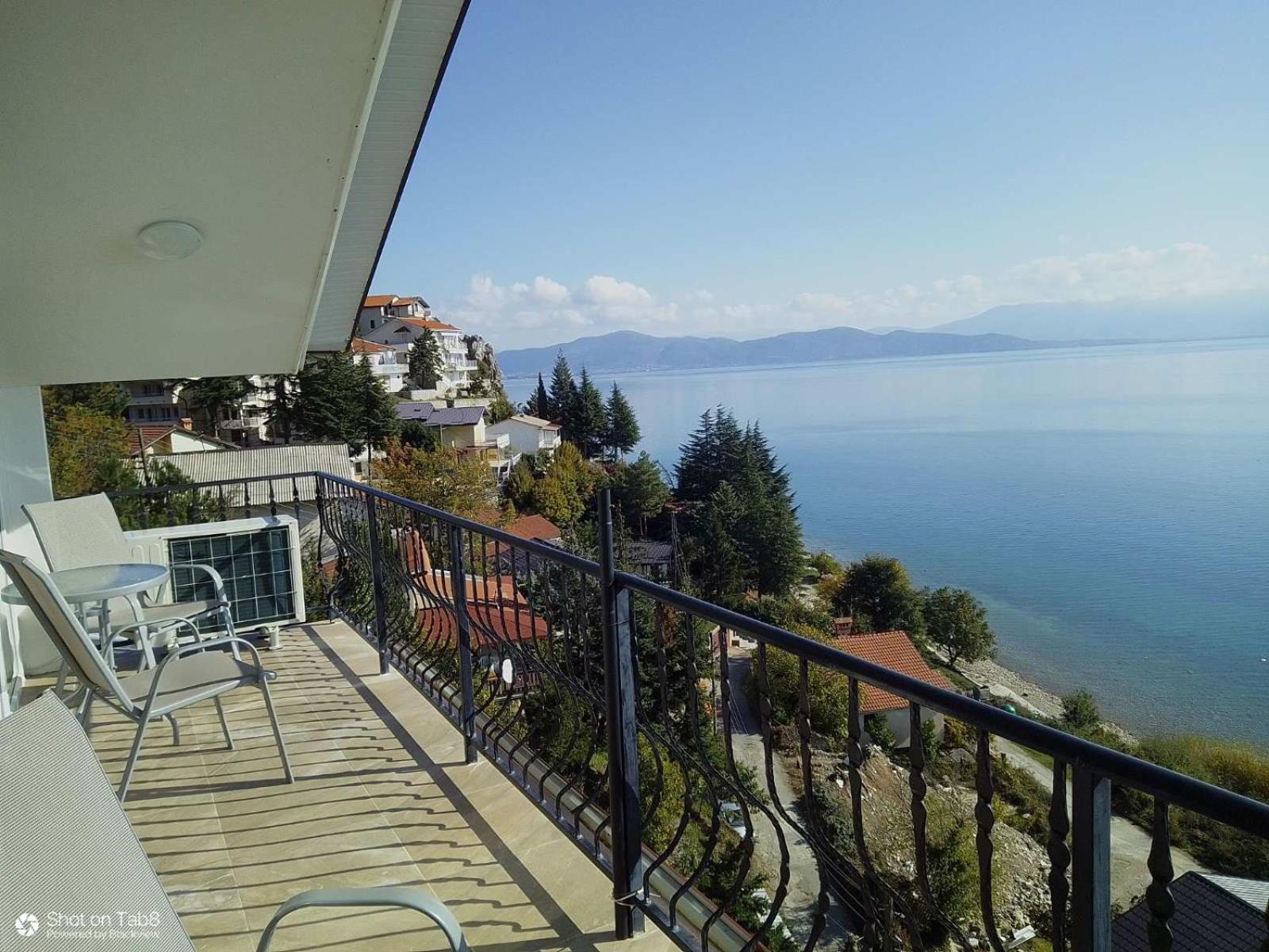 Royal View Apartments Struga Bagian luar foto